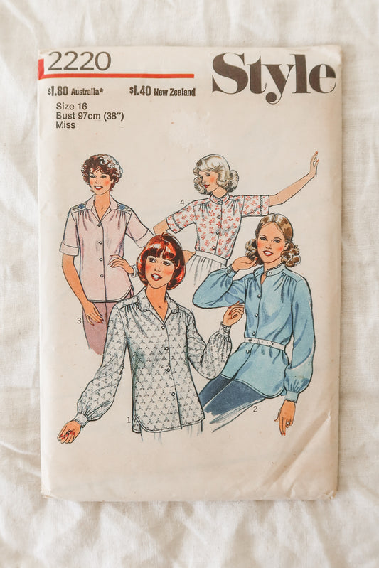 Style 2220 1978 Sewing Pattern