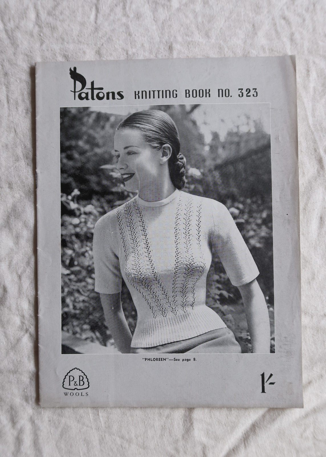 Patons 323 Knitting Book