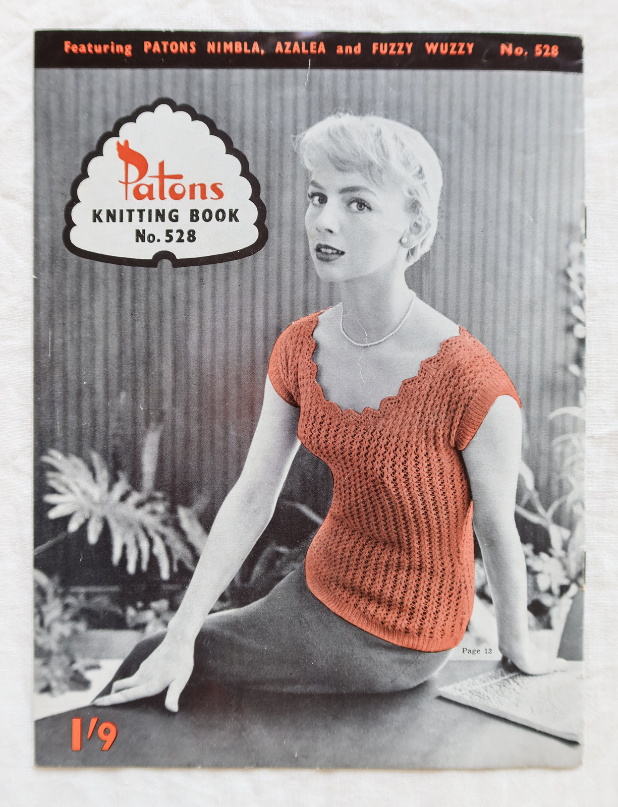 Patons 528 Knitting Book